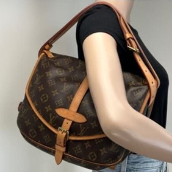 ⭐🔥AUTHENTIC🔥⭐Louis Vuitton Monogram Saumur 30 Crossbody bag - Picture 5 of 11